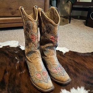 Corral Heart Angel Wing cowboy boots
